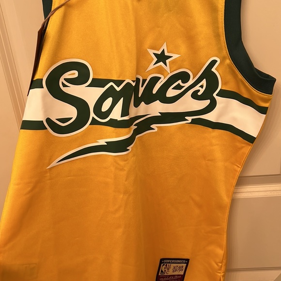 Mens Mitchell and ness Sonic’s tank - Picture 2 of 5